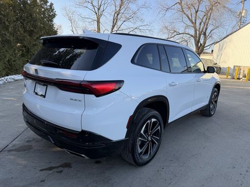 Used 2025 Buick Enclave Sport Touring image 31