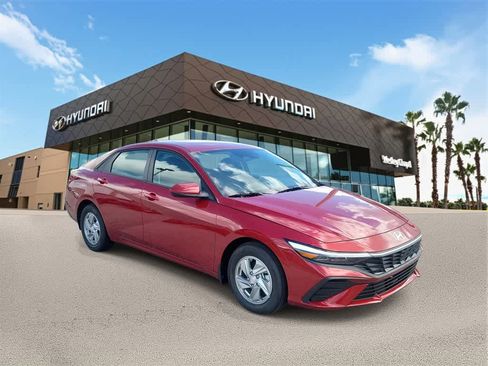 New 2025 Hyundai Elantra SE image 4