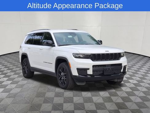 Used 2024 Jeep Grand Cherokee L Laredo AWD/4WD image 2