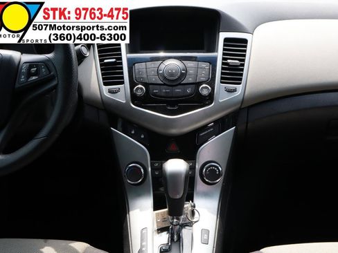 Used 2014 Chevrolet Cruze LS FWD image 15