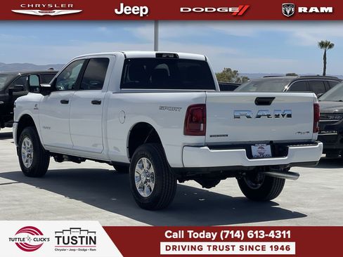 New 2026 RAM 2500 Big Horn AWD/4WD image 4