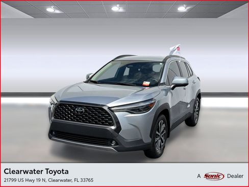 Used 2023 Toyota Corolla Cross XLE FWD image 1