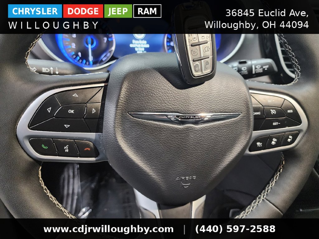 Used 2026 Chrysler Pacifica Select FWD image 40