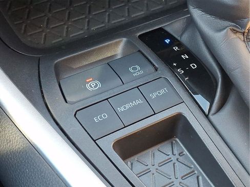 Used 2024 Toyota RAV4 XLE Premium image 50