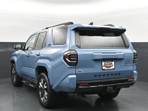 Used 2025 Toyota 4Runner TRD Sport Premium AWD/4WD image 4