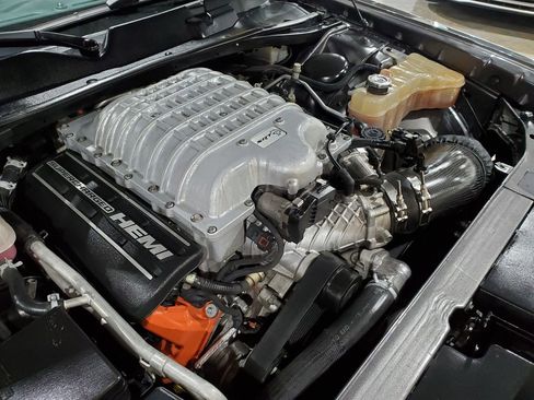 Used 2016 Dodge Challenger SRT Hellcat image 44