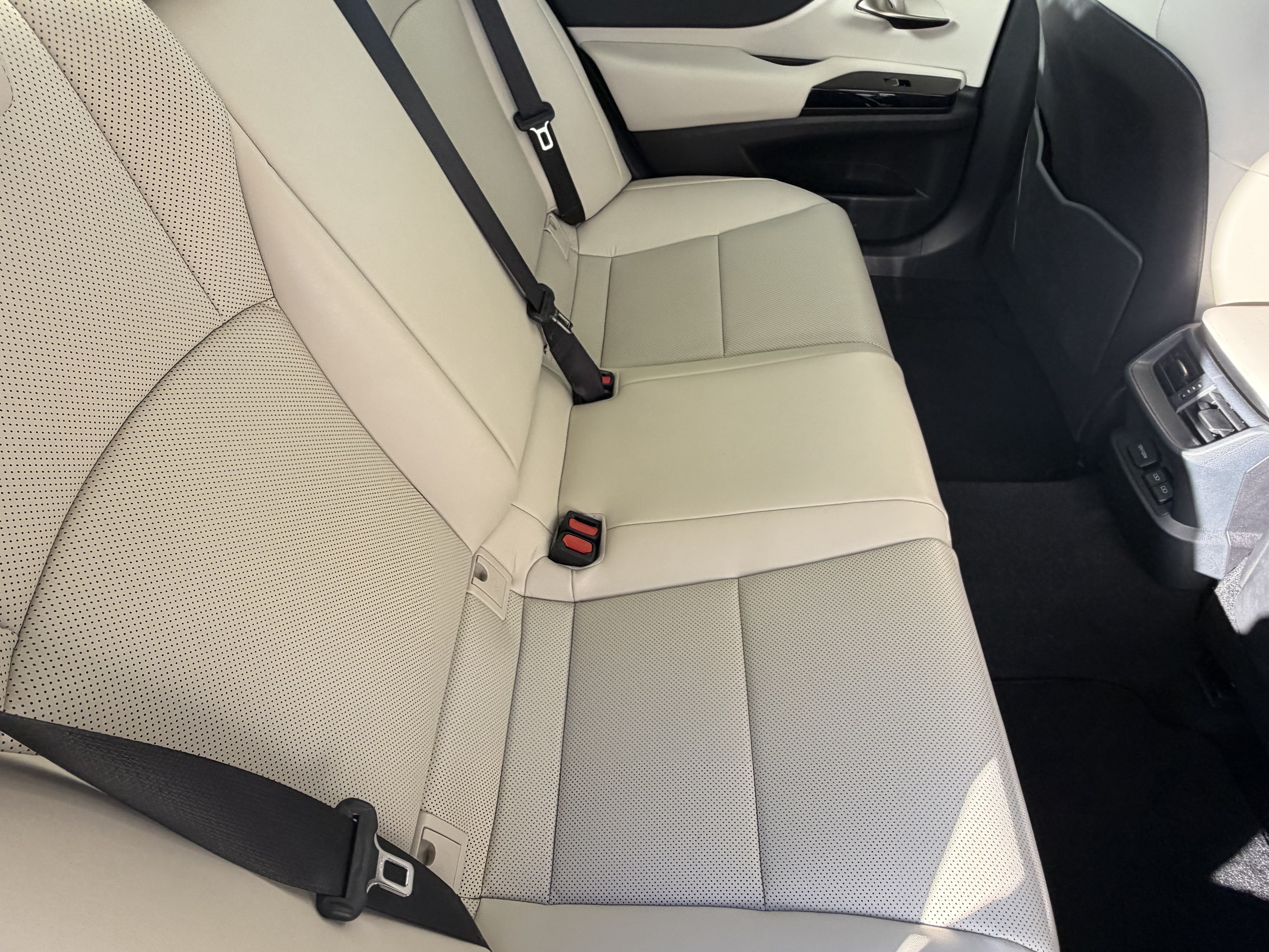 Used 2025 Lexus ES 350 w/ Premium Package FWD image 36