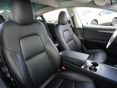 Used 2023 Tesla Model 3 Standard Range image 26