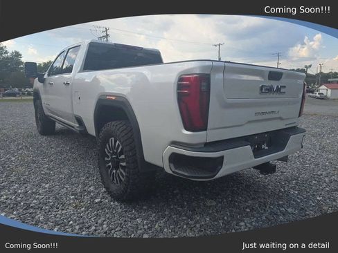 Used 2024 GMC Sierra 3500 Denali Ultimate AWD/4WD image 3