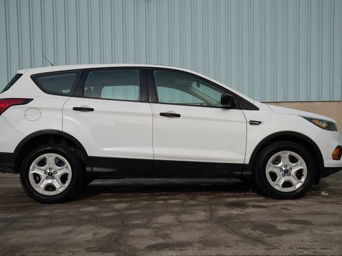 Used 2019 Ford Escape S image 10