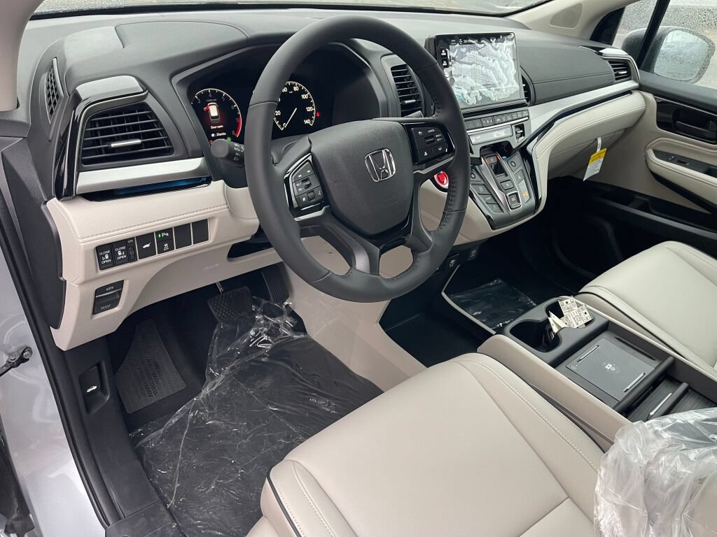 New 2027 Honda Odyssey Touring image 6