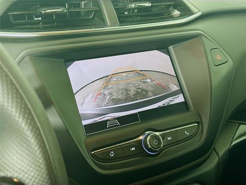 Used 2022 Chevrolet TrailBlazer LT image 14