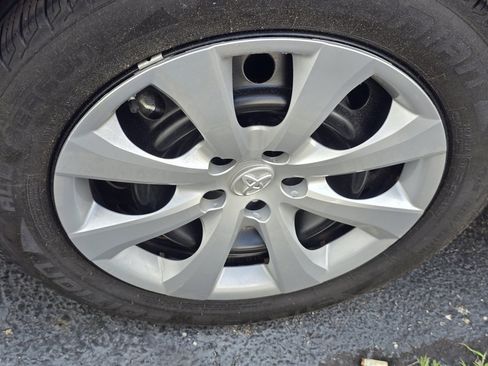 Certified 2022 Toyota Corolla LE FWD image 10