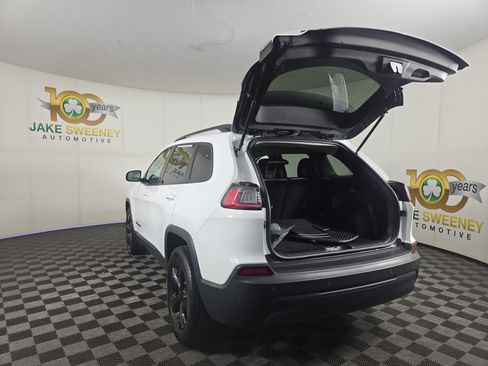Used 2020 Jeep Cherokee Latitude Plus AWD/4WD image 28