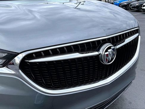 Used 2020 Buick Enclave Essence image 29