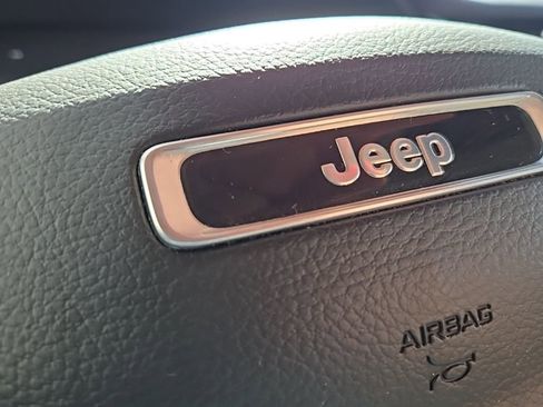 Certified 2023 Jeep Grand Cherokee Limited w/ MOPAR Finishing Package AWD/4WD image 28