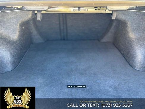 Used 2024 Nissan Altima 2.5 SV FWD image 7