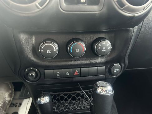 Used 2015 Jeep Wrangler Unlimited Sport w/ Quick Order Package 24S image 14