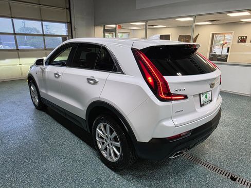 Used 2019 Cadillac XT4 Luxury w/ Cold Weather Package AWD/4WD image 9