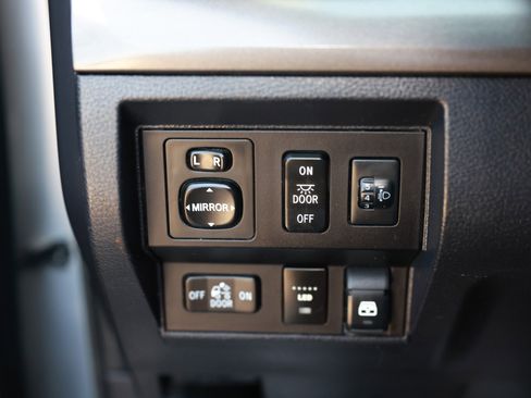 Used 2017 Toyota Tundra SR5 w/ SR5 Upgrade Package image 52