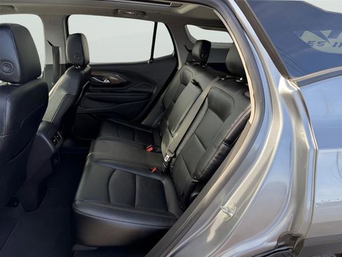 Used 2019 GMC Terrain SLE w/ Driver Convenience Package AWD/4WD image 17