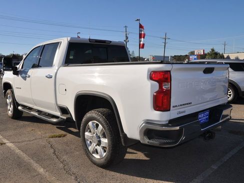 Used 2022 Chevrolet Silverado 2500 LTZ image 3