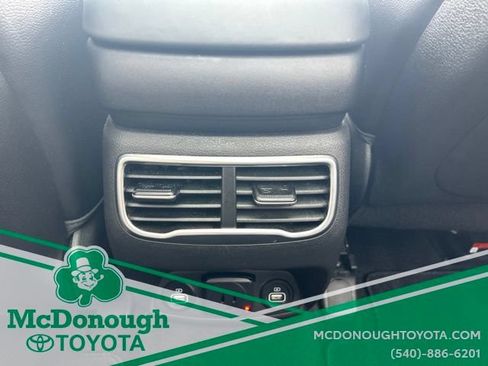Used 2022 Hyundai Santa Fe Limited AWD/4WD image 12