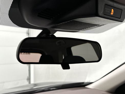 Used 2023 Nissan Rogue S AWD/4WD image 29