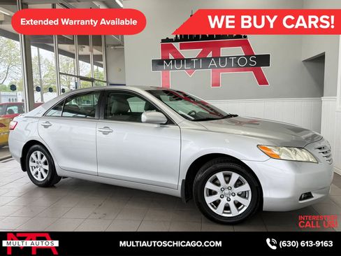 Used 2009 Toyota Camry XLE FWD image 1