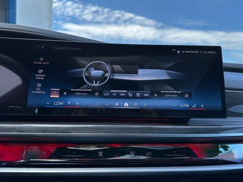 Used 2023 BMW 740i w/ Parking Assistance Package RWD image 38