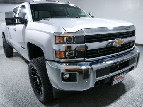 Used 2016 Chevrolet Silverado 2500 LTZ w/ Duramax Plus Package AWD/4WD image 5