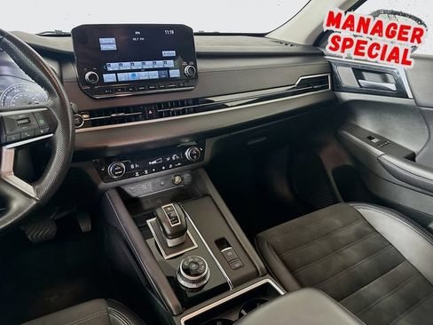 Used 2024 Mitsubishi Outlander SE FWD image 24