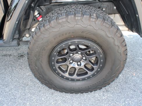 Used 2022 Jeep Gladiator Rubicon w/ LED Lighting Group AWD/4WD image 11