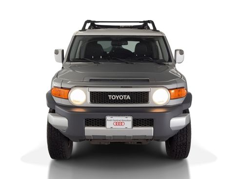 Used 2010 Toyota FJ Cruiser 2WD image 6