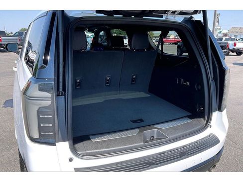 Used 2026 Chevrolet Suburban Z71 w/ Z71 Off-Road Package AWD/4WD image 10