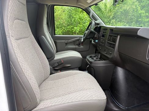 New 2026 Chevrolet Express 3500 w/ Driver Convenience Package RWD image 31