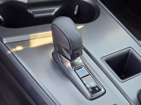 Used 2025 Lexus UX 300h FWD image 20