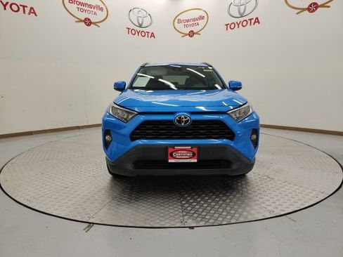 Used 2021 Toyota RAV4 XLE Premium image 4