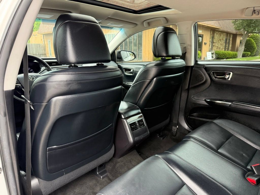 Used 2016 Toyota Avalon XLE Plus w/ Preferred Accessory Package FWD image 14