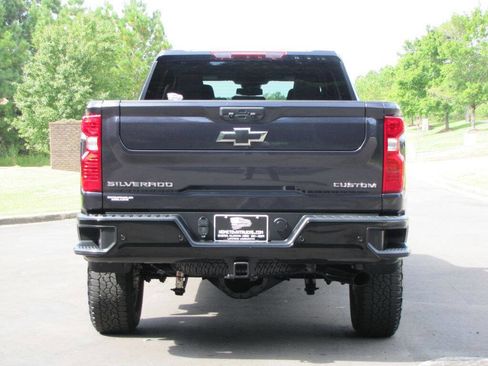 Used 2024 Chevrolet Silverado 2500 Custom w/ Custom Value Package image 11