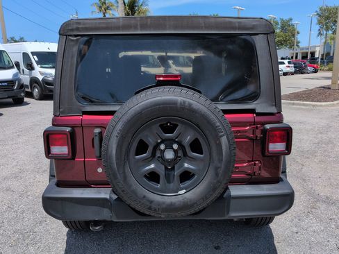 Used 2022 Jeep Wrangler Sport AWD/4WD image 6