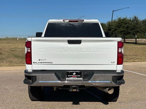 Used 2024 Chevrolet Silverado 2500 LT image 3