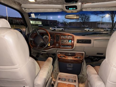 Used 1999 Chevrolet Express 1500 w/ Convenience Pkg image 8