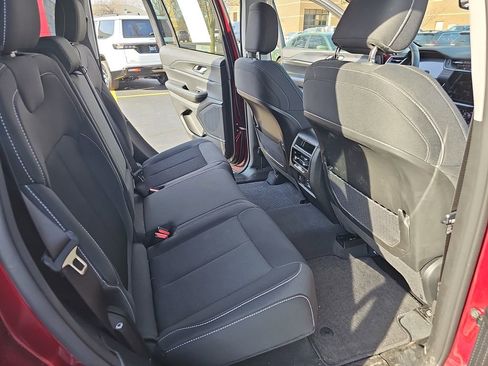 Certified 2023 Jeep Grand Cherokee Laredo w/ Luxury Tech Group I AWD/4WD image 9