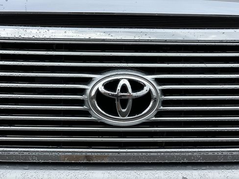 Used 2010 Toyota Tundra Limited image 46