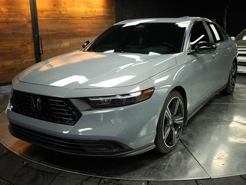 Used 2024 Honda Accord Sport image 2