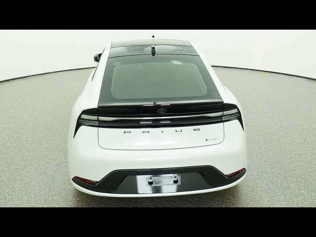 New 2026 Toyota Prius Plug-In Hybrid FWD image 7