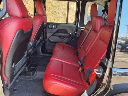 Used 2024 Jeep Wrangler Rubicon 392 image 12