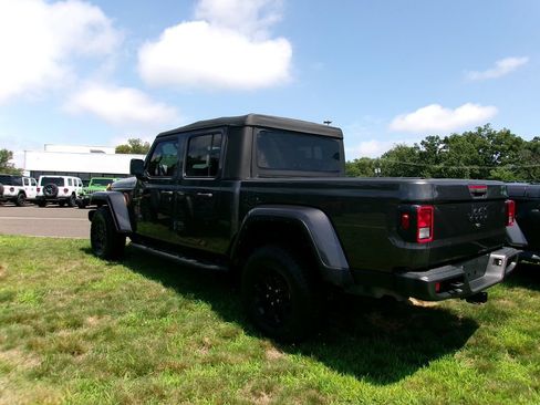 Certified 2021 Jeep Gladiator Sport AWD/4WD image 4