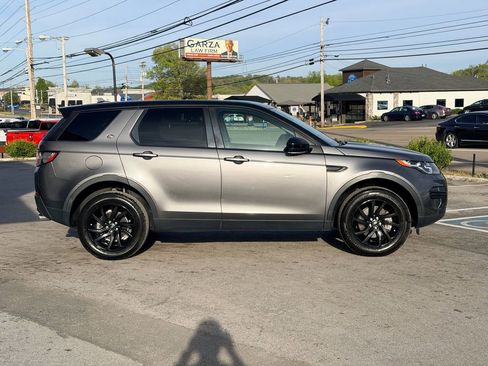 Used 2016 Land Rover Discovery Sport SE image 7